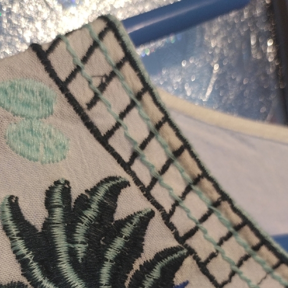 Embroidered Green,  White and Blue Women's Top - Picture 11 of 12